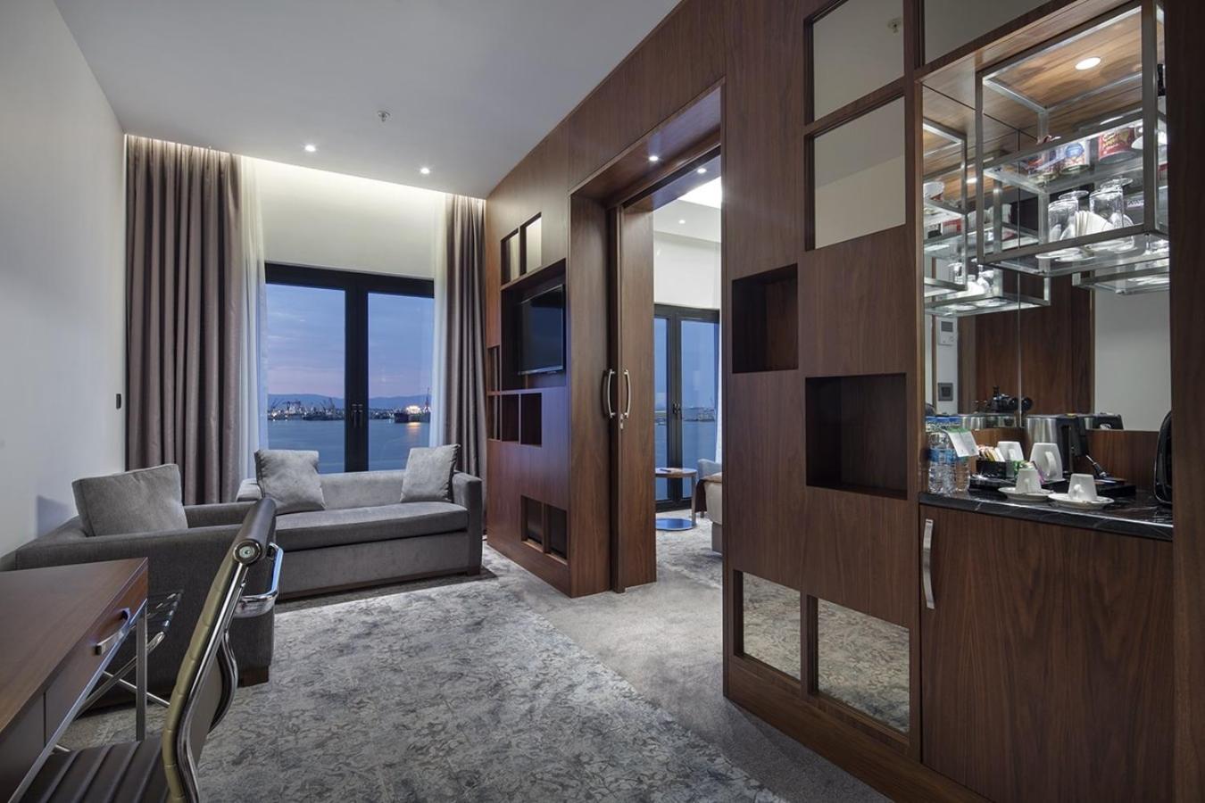 Holiday Inn Istanbul - Tuzla Bay By Ihg Exteriör bild