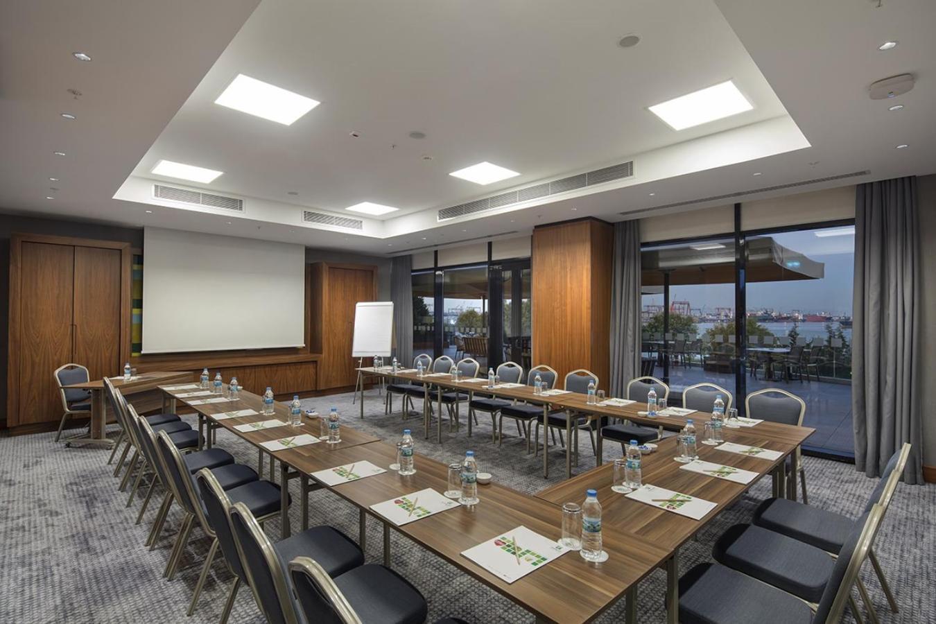 Holiday Inn Istanbul - Tuzla Bay By Ihg Exteriör bild